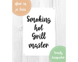 Tuinposter Tekst BBQ Smoking hot grill master 40x60cm - BBQ - Zwart wit - Cadeau mannen - Tuindoek - Buiten poster - Schuttingposter - balkonposter - Tuin decoratie - verjaardag - Quotes - tekst poster - Barbecue cadeau - kerst - cadeau onder 20 euro