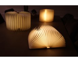 Boeklamp Hout - Met 5 lichtkleuren en Dimfunctie - USB oplaadbaar- Tafellamp Walnoot bruin hout 21.5x17 cm