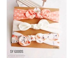 SY Goods - Baby haarband - peuter haarband - baby haarband met strik - peuter haarband met strik - kraamcadeau - haaraccessoires baby - newborn fotoshoot - baby bandana - peuter bandana - babyshower - babyshower cadeau - roze / wit / flamingo