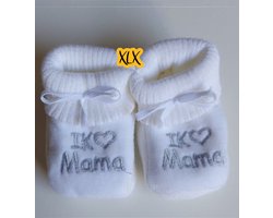 Baby slofje met tekst I love Mama, I love mama, Baby slofjes XLX®, Baby slofjes - I love Mama - Baby sokjes - Kraamcadeau - Cadeautje - Babyshower