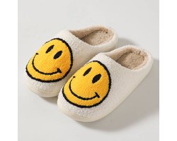 Smiley pantoffels - open sloffen - pantoffel - sloffen dames en heren - heerlijk warm - LET OP valt klein, maat Maat 36/37/38/