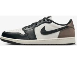 Nike Air Jordan 1 Retro Low Sneakers - Unisex - Mocha - Maat 44