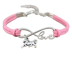 Armbandje roze met paarden hangertje